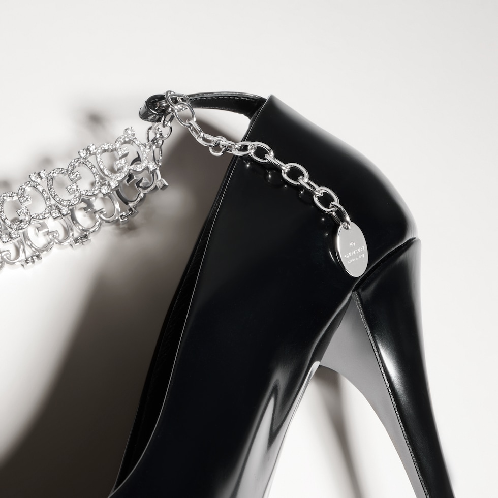 Salón Donna para mujer con cadena de cristal
