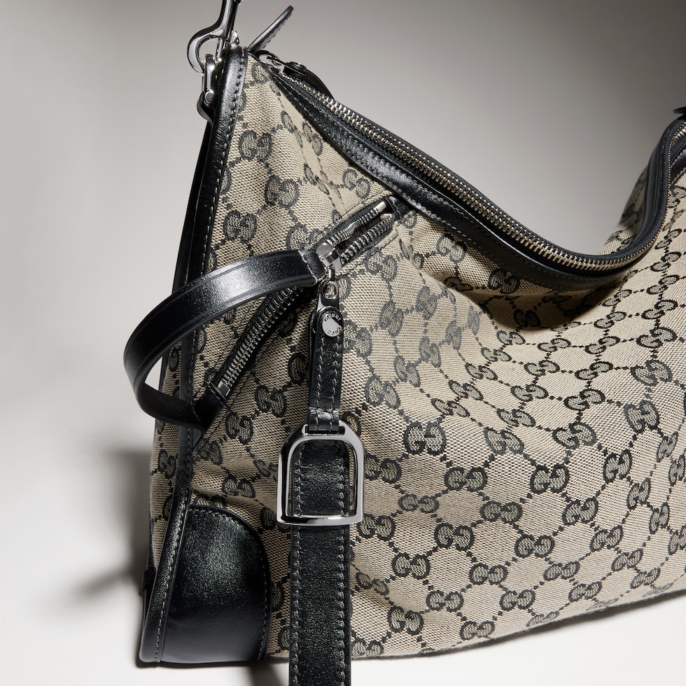 Small shoulder bag
