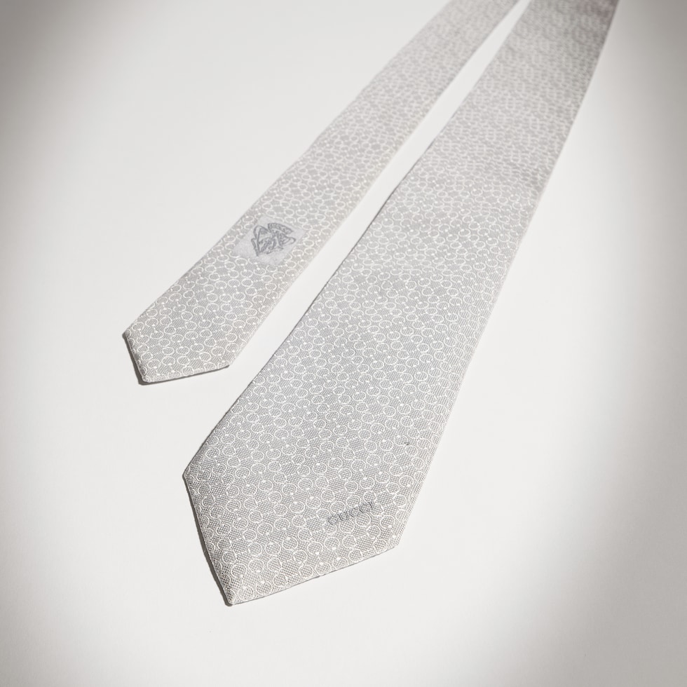 Horsebit silk jacquard tie