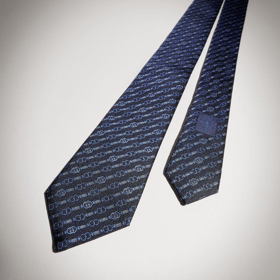 Cravate en jacquard de soie à motif GG enlacés