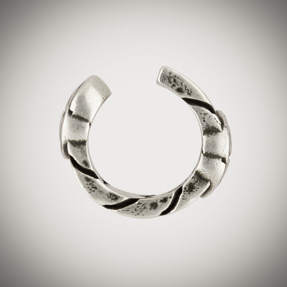 Gucci Interlocking ear cuff