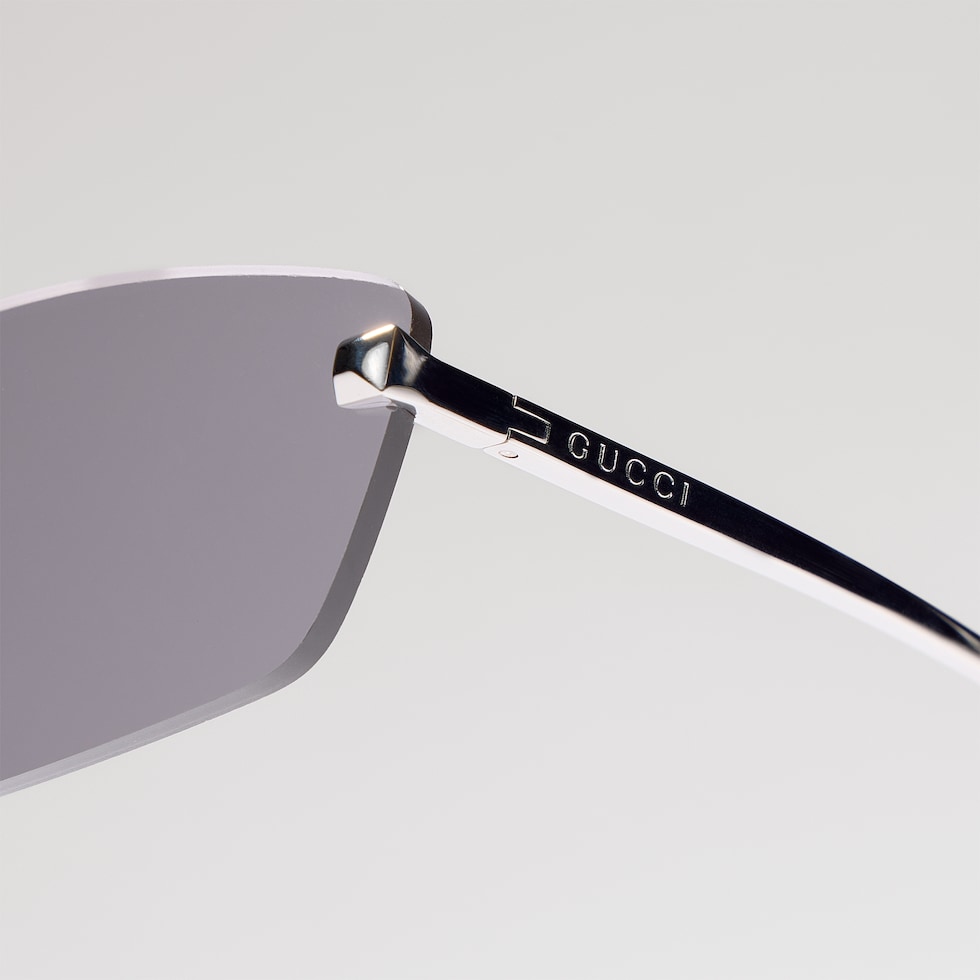 Lunettes de soleil à monture géométrique