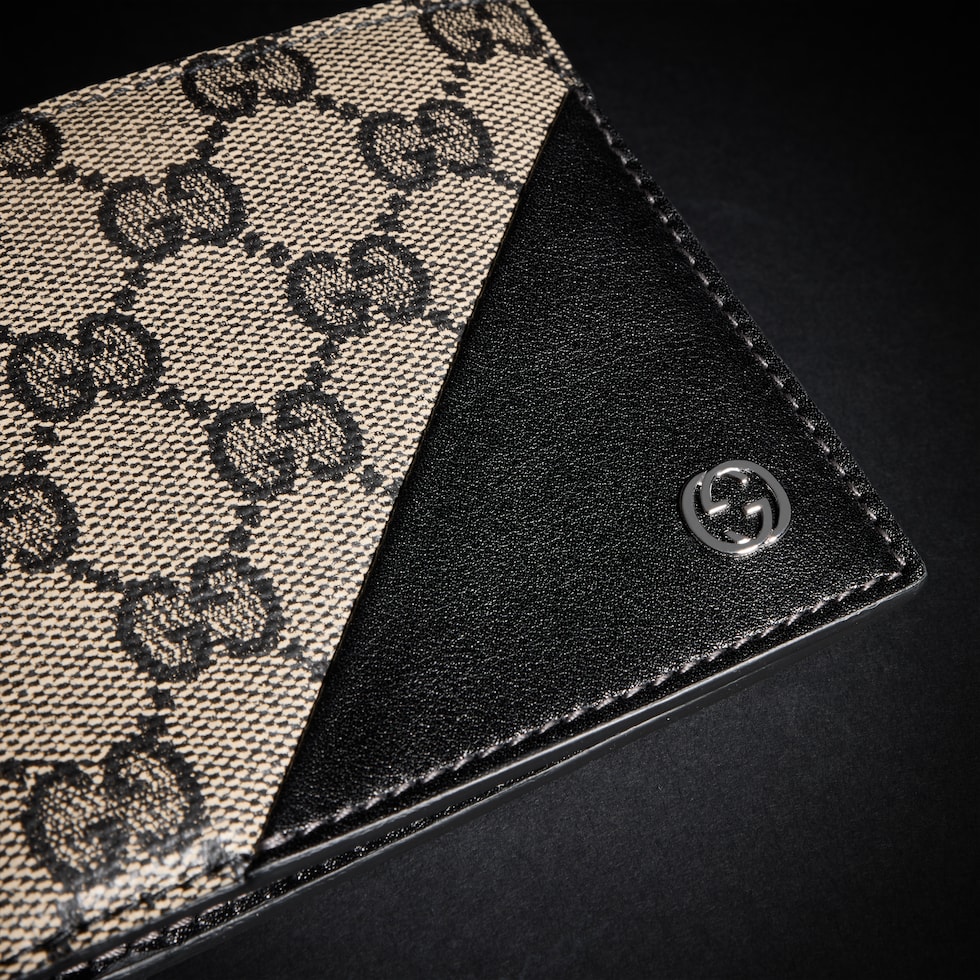 Bi-fold wallet with Interlocking G