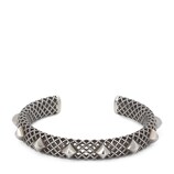 Bracciale rigido in argento con borchie