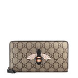 Gucci Bee print GG Supreme zip around wallet - view 2