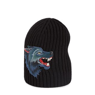 Wool hat with wolf