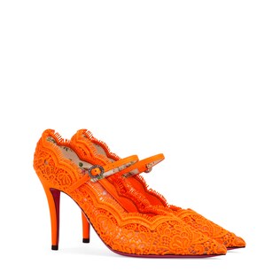 Lace pump