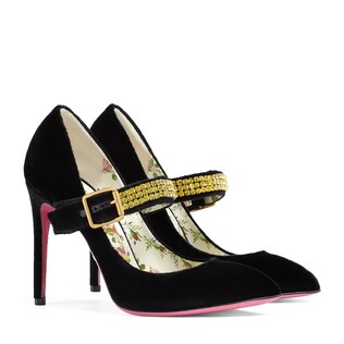 Velvet pump with crystals