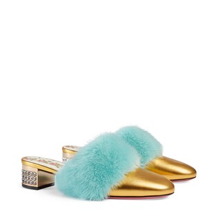 Leather slide with mink fur
