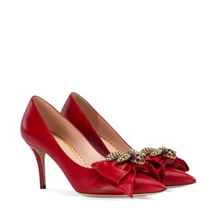 Leather mid-heel pump with bow