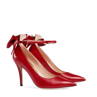 Décolleté in pelle con fiocco