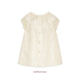 Vestido de Bebé de Seda Bordado
