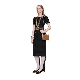 Kleid aus Tweed mit dekorativem Besatz
