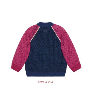 Veste en dentelle pour bébé