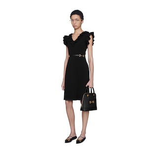 Kurzes Kleid aus Viskose mit Ledergürtel