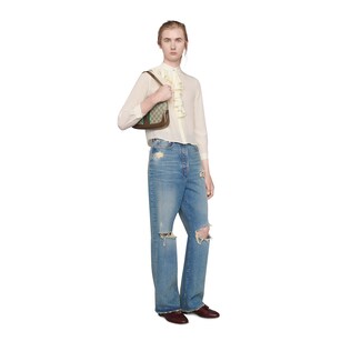 Bluse aus Crêpe de Chine mit Jabot