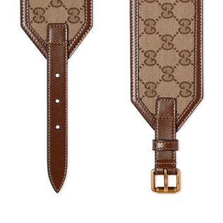 Wide belt with square buckle
