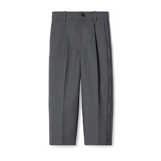Kinderhose aus Wolle mit Stickerei