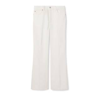 Pantalón de mezclilla acampanados y cortos