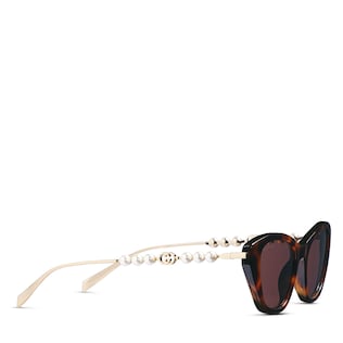 Cat eye frame sunglasses