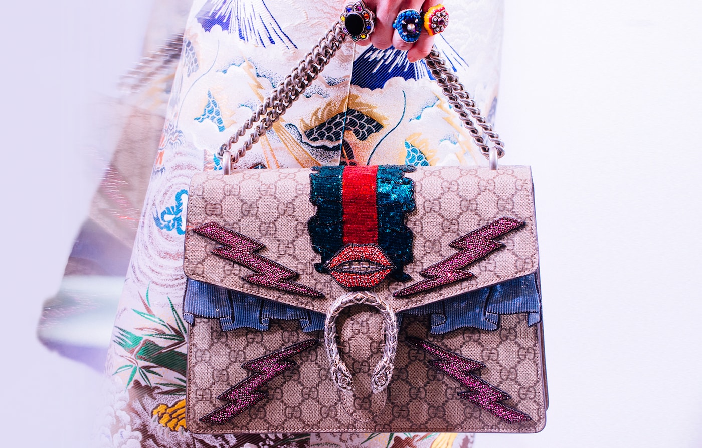 <strong>Bizzare</strong> and <strong>beautiful motifs</strong> on spring's lineup.Pop & Surreal