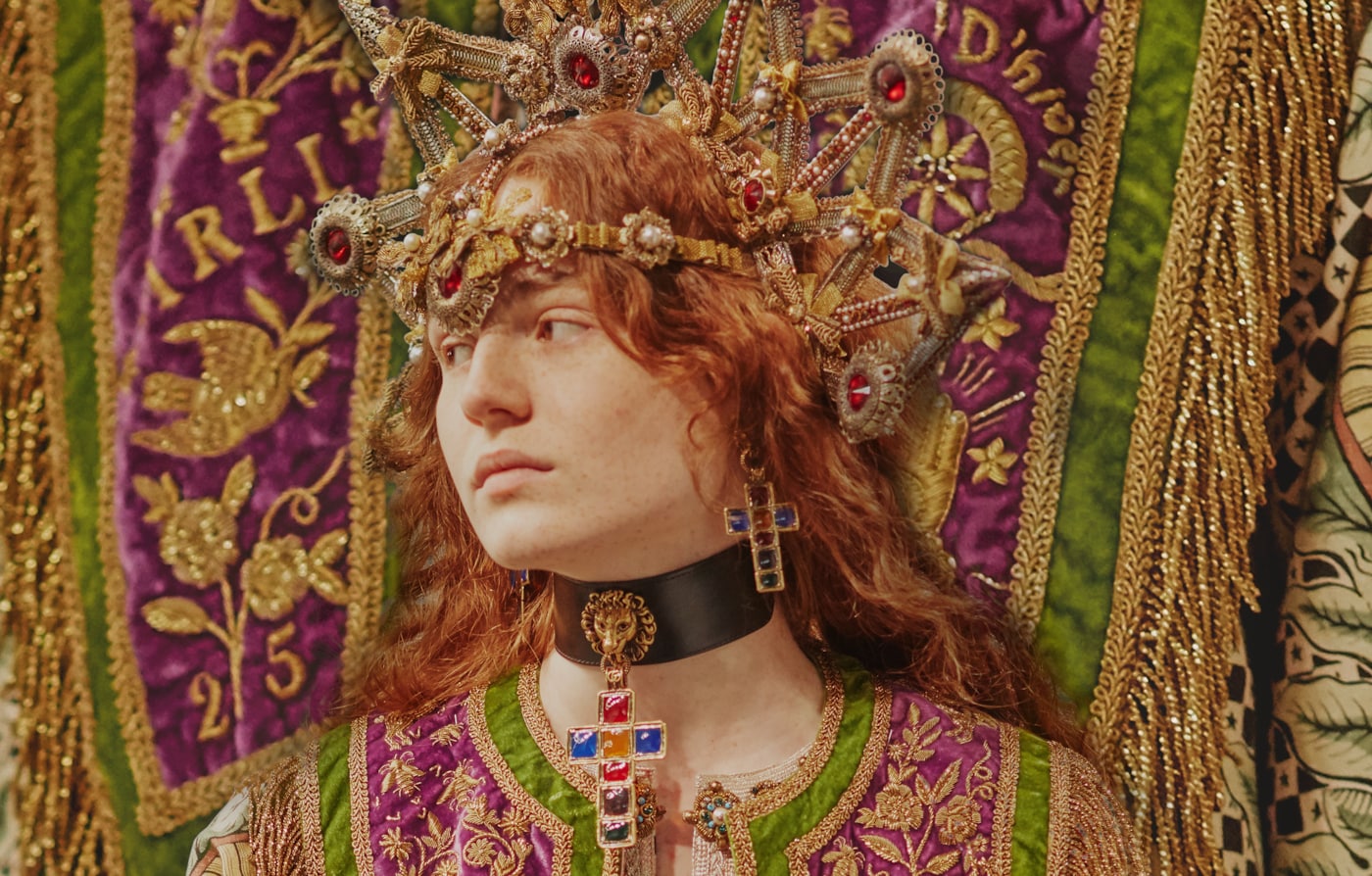 Unfolding in the Promenade Des Alyscamps after dark, the Cruise 2019 show takes inspiration from a party in a cemetery.Rave in a Cemetery