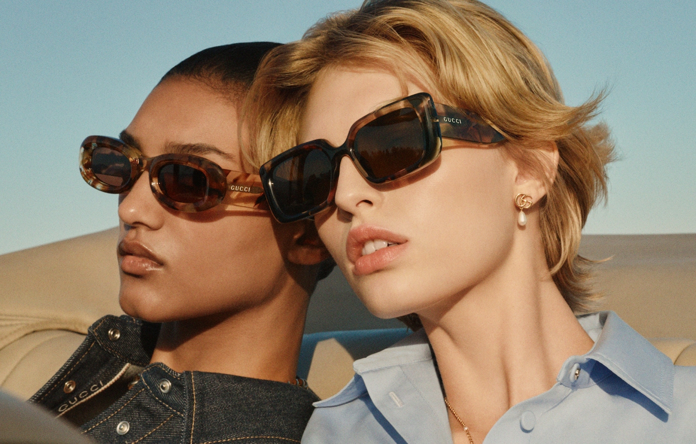 La campagne Gucci Eyewear Printemps-Été 2025 met notamment en scène Ni Ni, ambassadrice internationale de la marque, dans différentes destinations ensoleillées.Une vue ensoleillée 