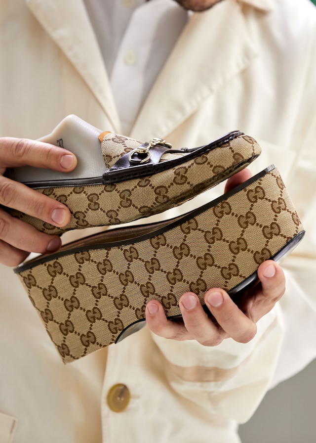 乗馬の世界に由来するグッチのシューズ。その最新モデルをご覧 乗馬の世界に由来するグッチのシューズ。その最新モデルをご覧