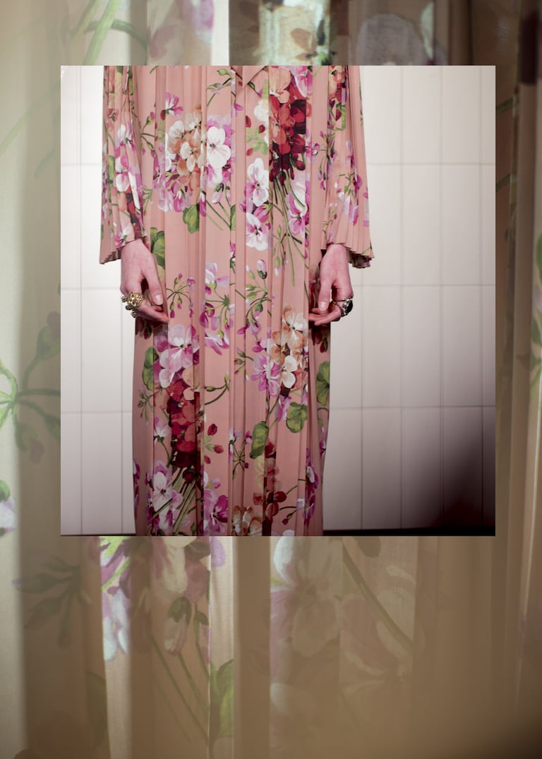 For <strong>autumn</strong> and beyond, thistles, <strong>petals</strong> and other <strong>romantic</strong> blooms.Modern Florals