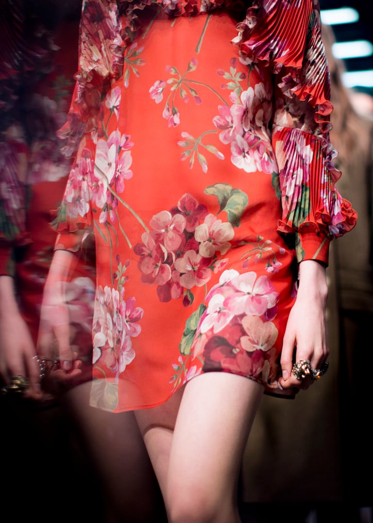 For <strong>autumn</strong> and beyond, thistles, <strong>petals</strong> and other <strong>romantic</strong> blooms.Modern Florals