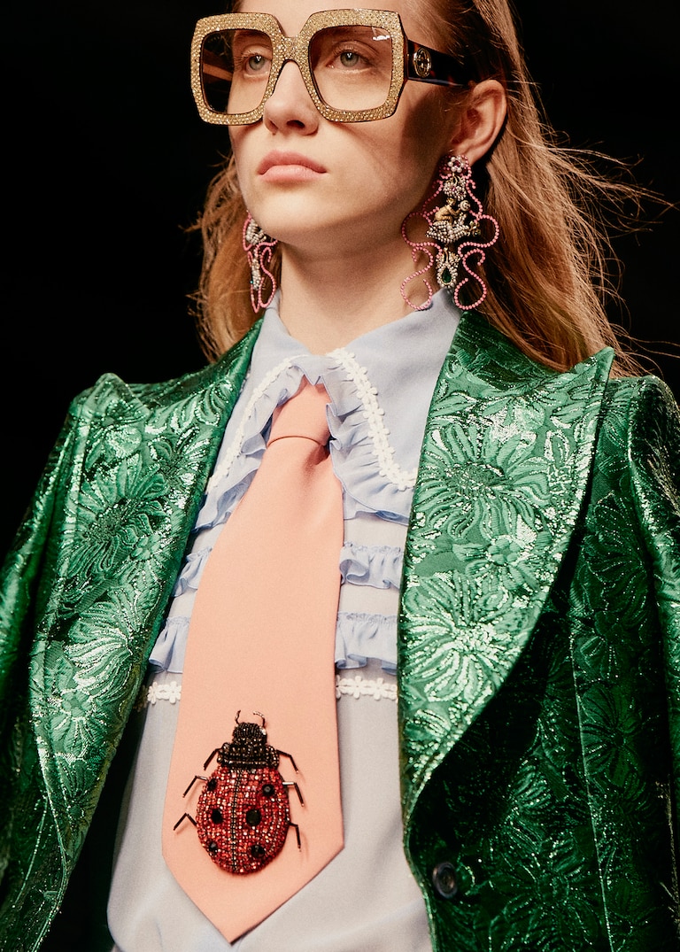 <strong>Bizzare</strong> and <strong>beautiful motifs</strong> on spring's lineup.Pop & Surreal
