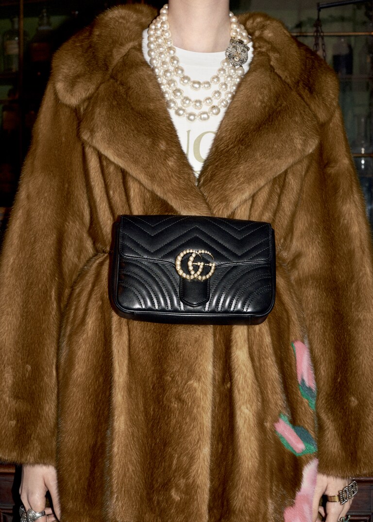 A contemporary take on a retro design, presenting the GG Marmont belt bag. Cinched In 