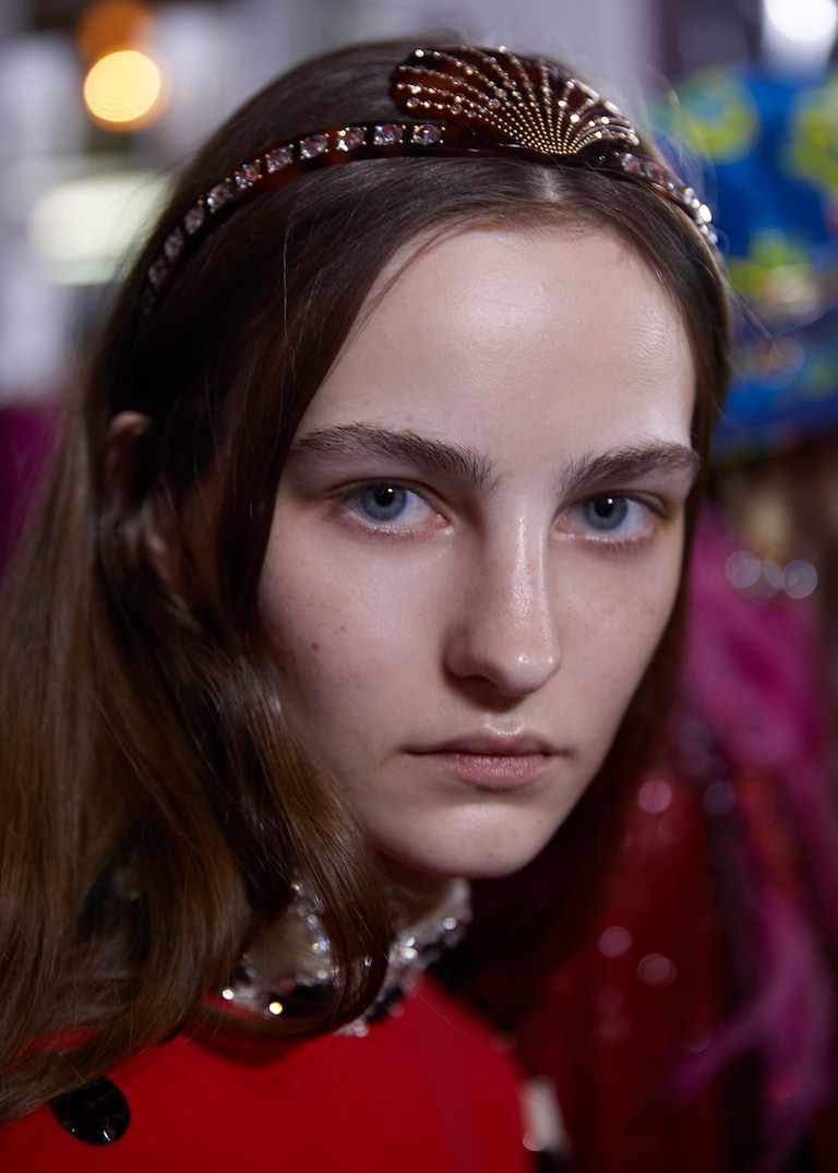 Individual faces with natural skin defined the beauty look for the Gucci Spring Summer 2019 fashion show.Belles De Nuit