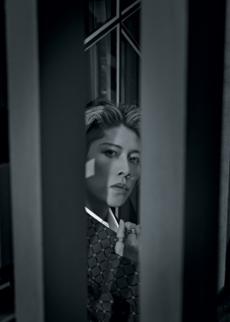 〔グッチ オフ ザ グリッド〕広告キャンペーンに登場したMIYAVIが見つめる、未来への責任。MIYAVI LOOKING AT THE FUTURE