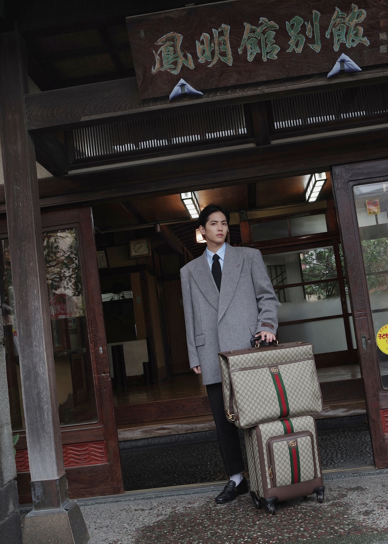 グッチのグローバル・ブランドアンバサダー、志尊淳が〔Gucci Savoy〕コレクションを携えて東京を旅します。志尊淳と〔Gucci Savoy〕