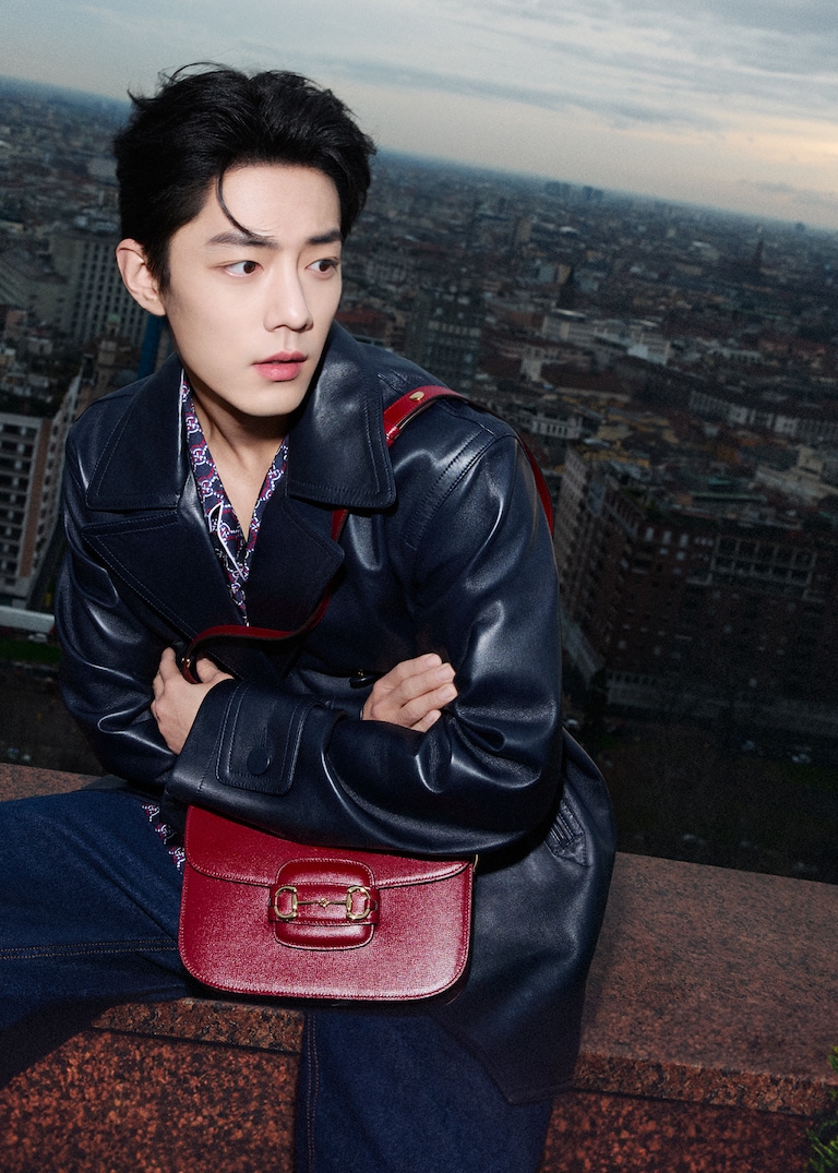 Xiao Zhan, ambassadeur international de la marque, dans une nouvelle campagne mettant en scène le sac Horsebit 1955 et les baskets Gucci Re-Web.Retrouvailles