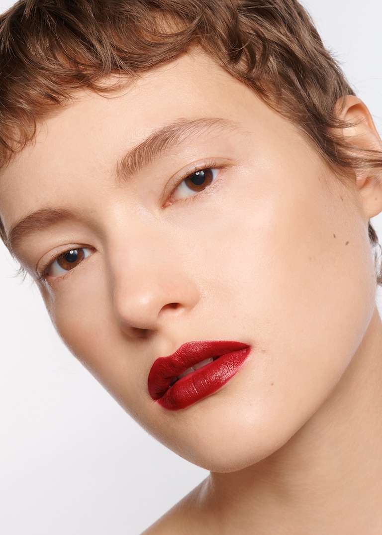 The Rosso Ancora Matte lipstick pays homage to a signature hue revived from the archive.The Rosso Ancora Matte Lipstick