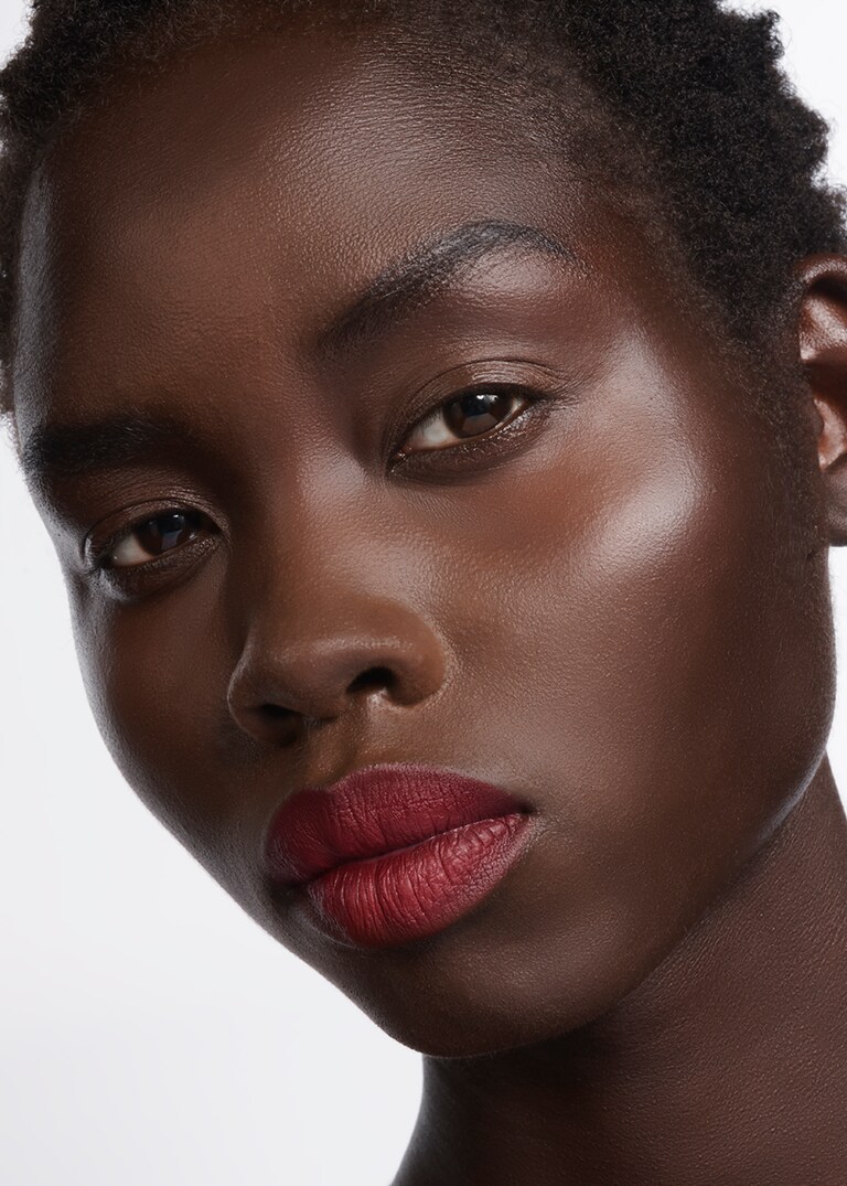 The Rosso Ancora Matte lipstick pays homage to a signature hue revived from the archive.The Rosso Ancora Matte Lipstick