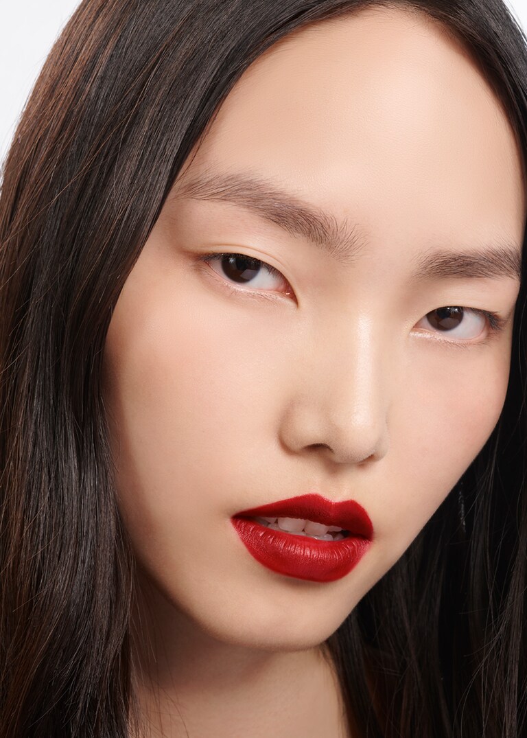 The Rosso Ancora Matte lipstick pays homage to a signature hue revived from the archive.The Rosso Ancora Matte Lipstick