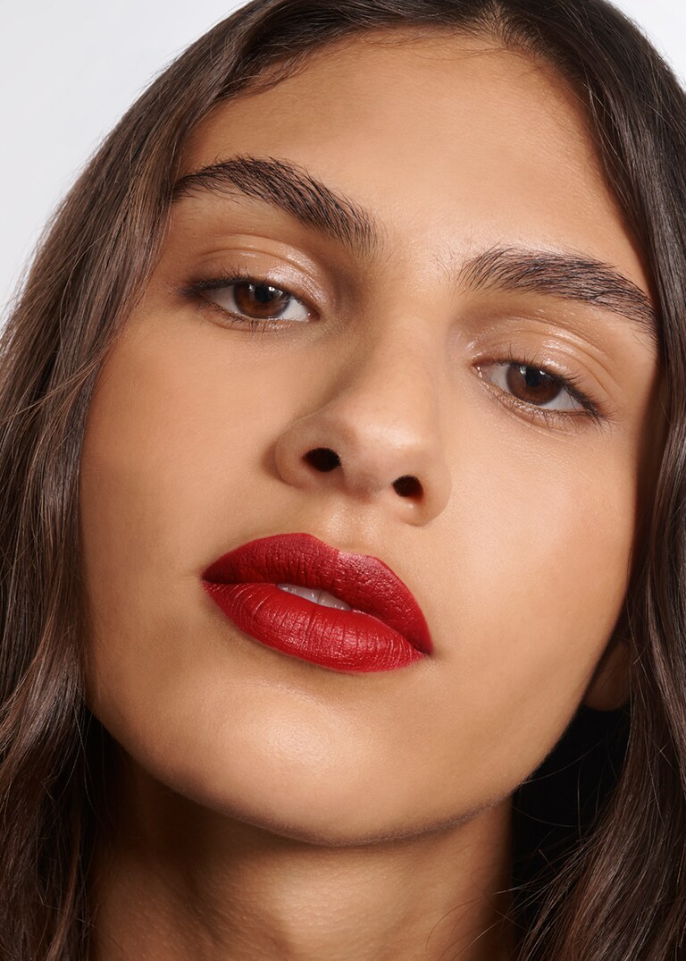 The Rosso Ancora Matte lipstick pays homage to a signature hue revived from the archive.The Rosso Ancora Matte Lipstick