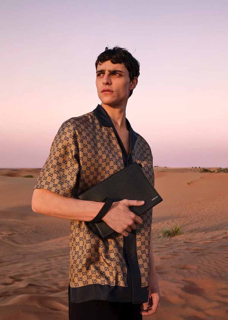 Set across a vibrant desert landscape, the House celebrates Ramadan with the Gucci Nojum campaign.Gucci Nojum