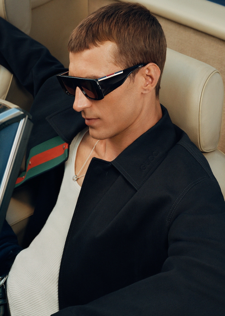 La campagne Gucci Eyewear Printemps-Été 2025 met notamment en scène Ni Ni, ambassadrice internationale de la marque, dans différentes destinations ensoleillées.Une vue ensoleillée 