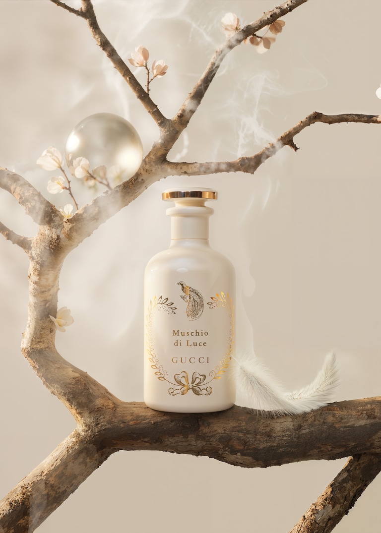 In The Art of Beauty werden Make-up-Produkte und Düfte des Hauses durch die kreativen Medien ausgewählter Künstler neu ergründet. The Art of Beauty