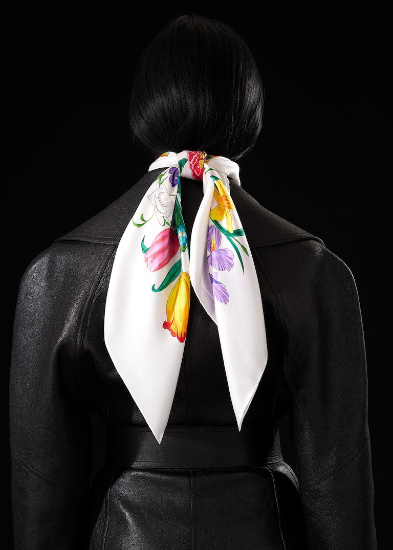 品牌全新项目焕新呈献十款典藏丝巾，颂扬Gucci传承的丝绸工艺。 丝巾之艺