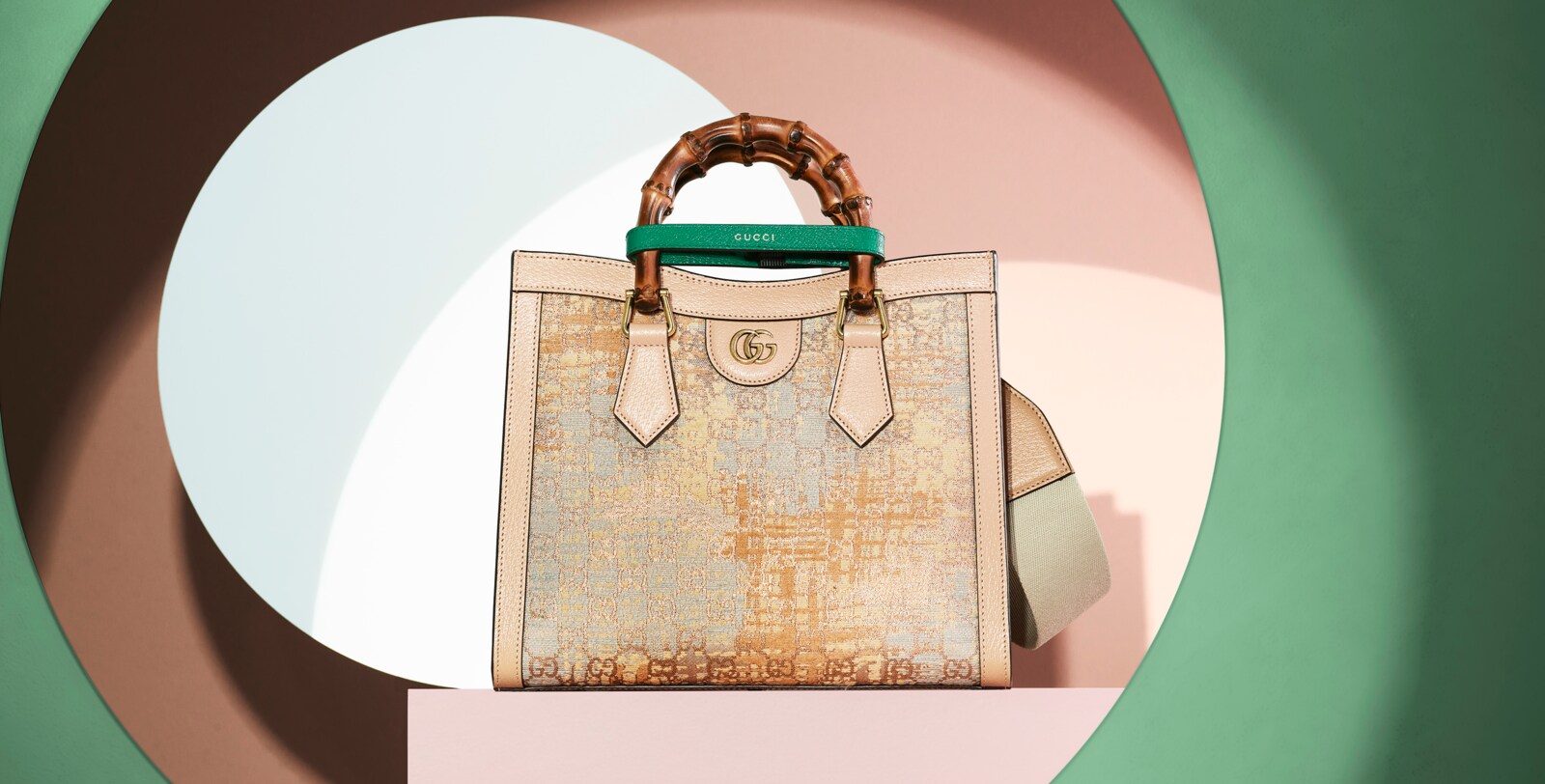 芸術性と歴史的価値をたたえる特別なハンドバッグGUCCI NISHIJIN 第2章