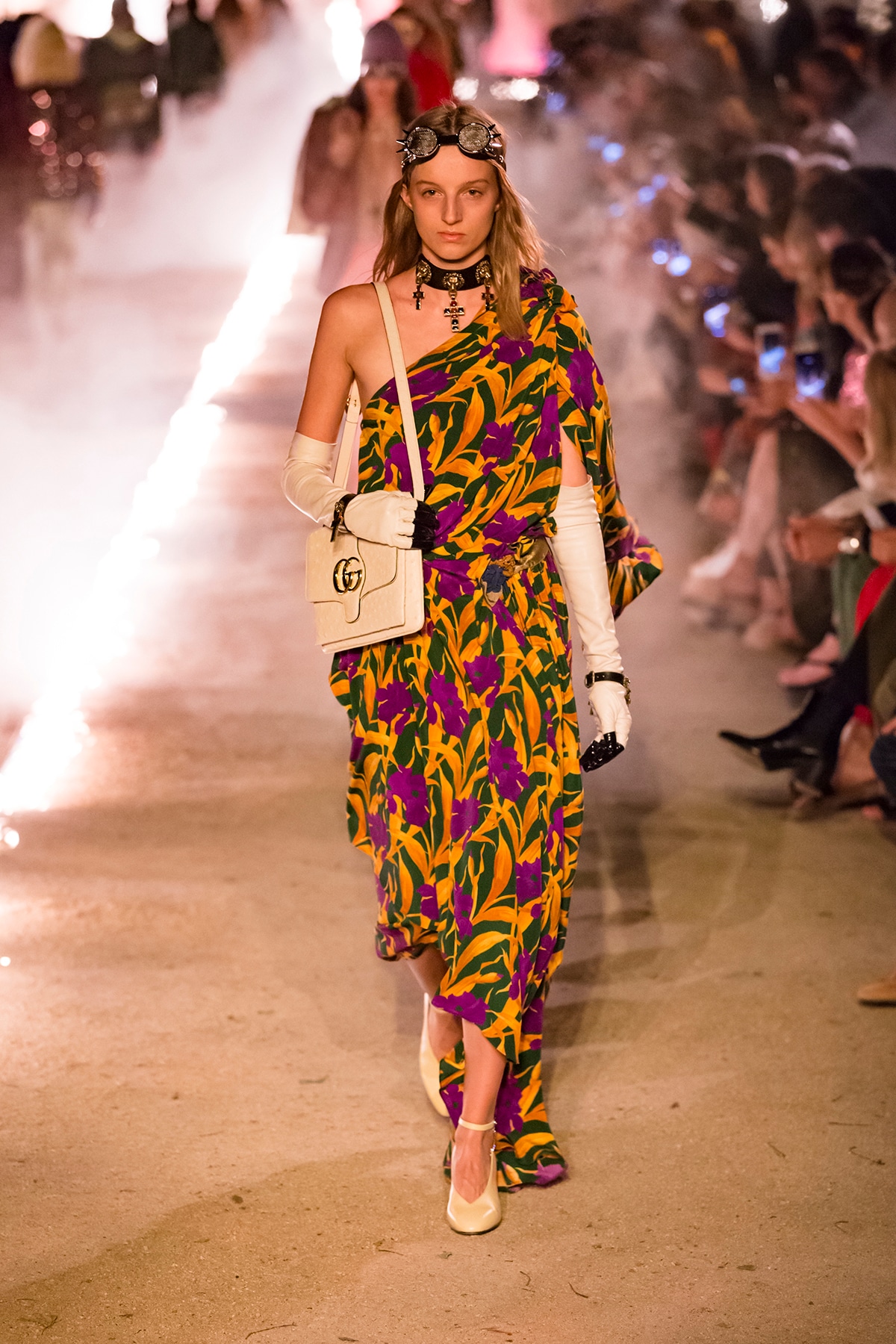 GUCCI 2019 Cruise Collection　クルーネックニット Cruise 2019: the Women's and Men's runway looks. - Gucci Stories