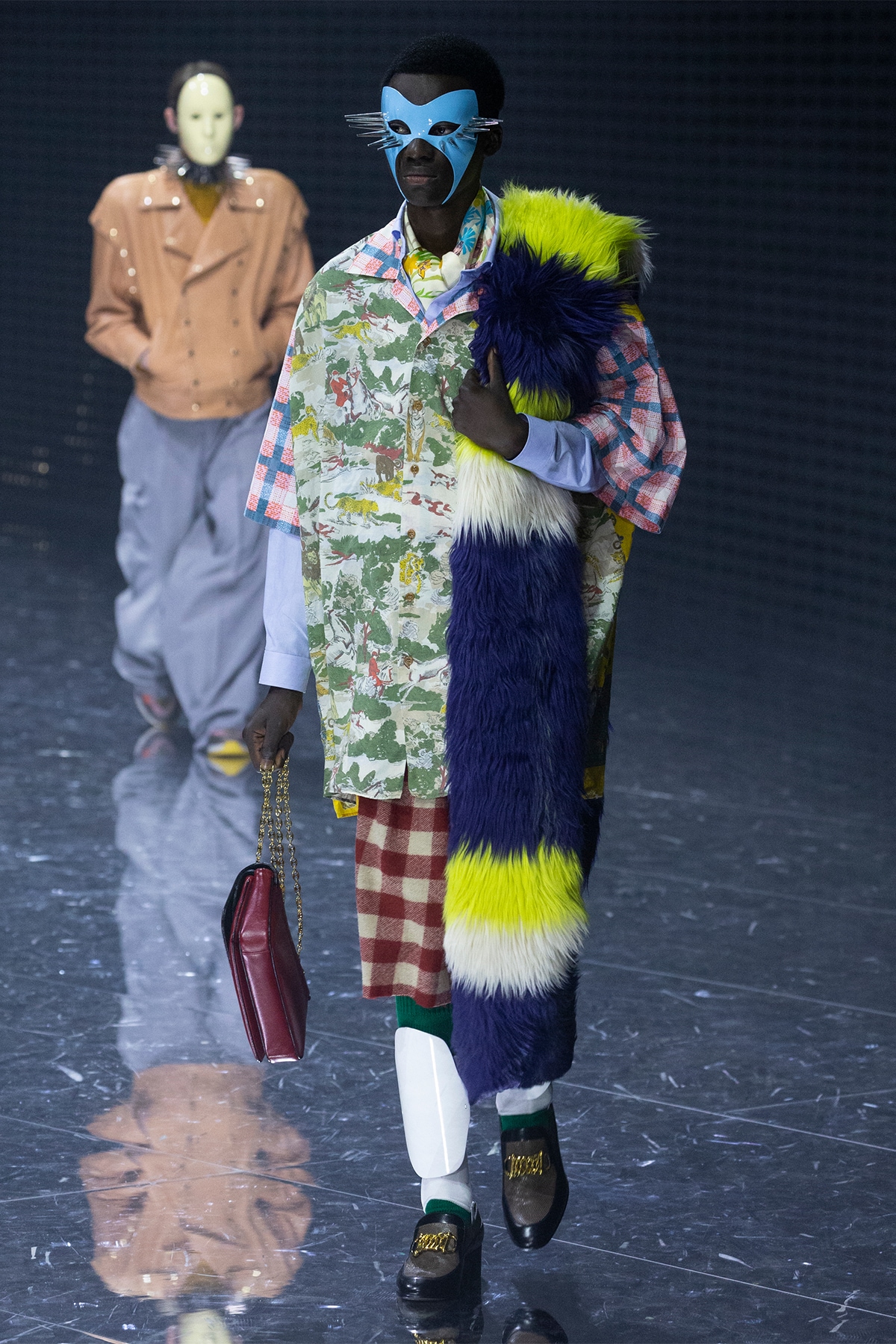 A gallery of Fall Winter 2019 runway looks. Gucci Stories