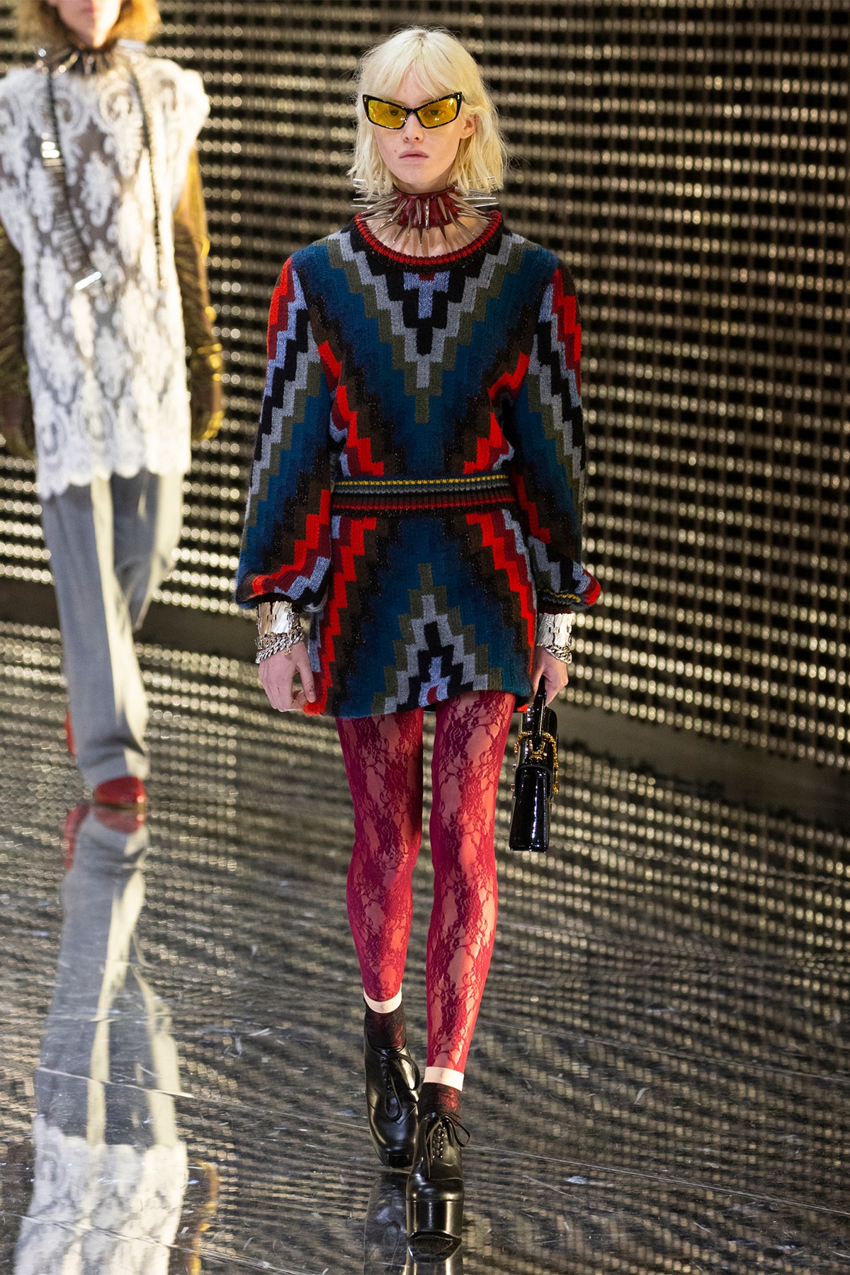 GUCCI ２０１９年秋冬　レア　ランバス柄のポンチョ A gallery of Fall Winter 2019 runway looks. - Gucci Stories