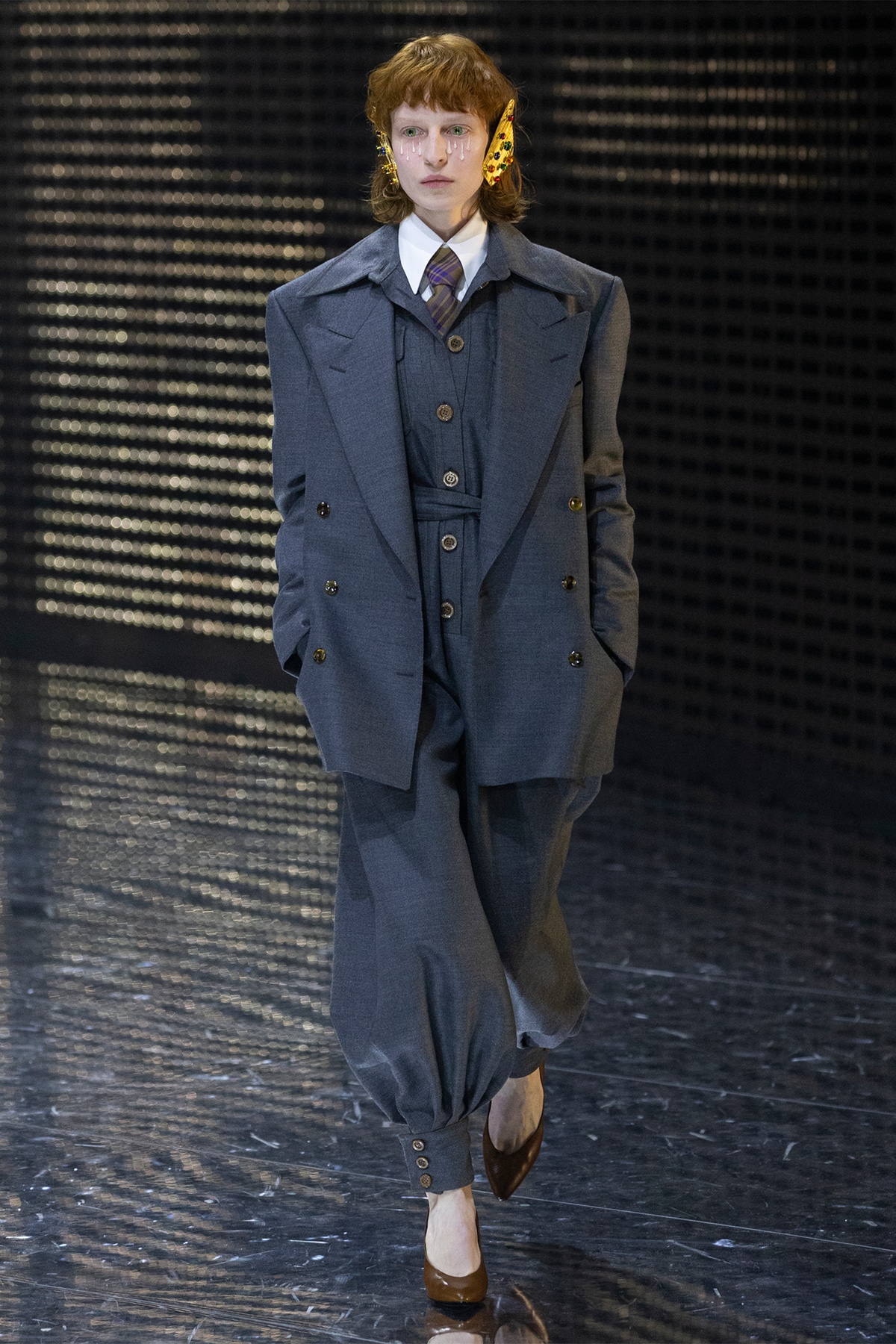 GUCCI ２０１９年秋冬　レア　ランバス柄のポンチョ 2019年秋冬コレクションの全ランウェイルック。 - グッチ ダイアリ