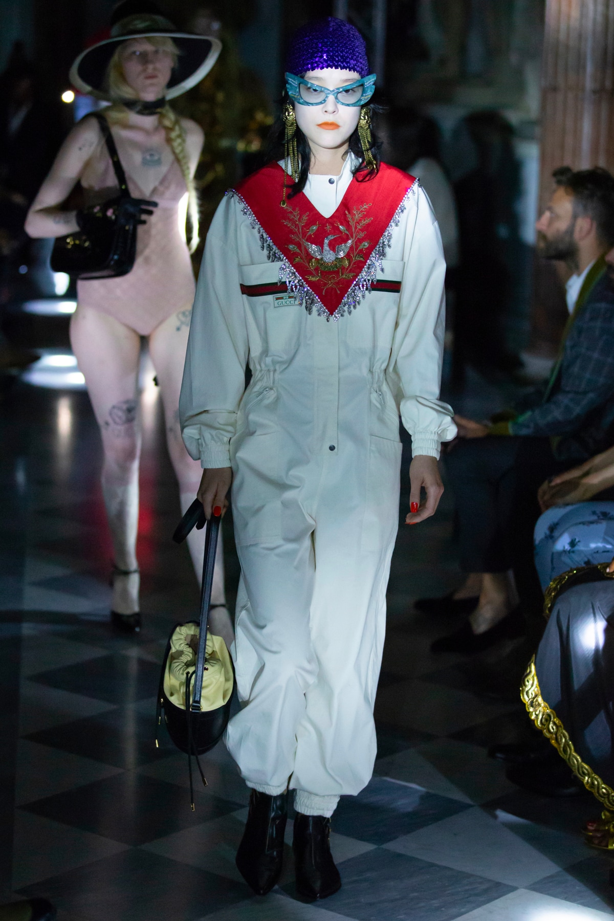 Tutti i look della collezione Gucci Cruise 2020. - Gucci Stories
